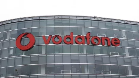 Second dip in Vodafone customers