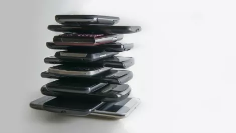 Samsung knocks Apple out of top spot